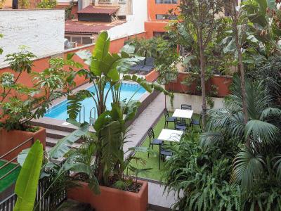 Enjoybcn Patio de Gala Apartments