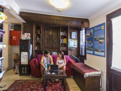 Deniz Houses