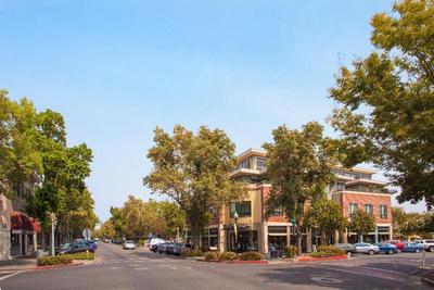 Holiday Inn Express & Suites Davis-University Area