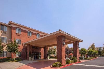 Holiday Inn Express & Suites Davis-University Area