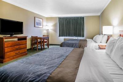 Comfort Inn & Suites Redwood Country