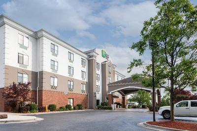 Holiday Inn Express & Suites Roanoke Rapids IHG