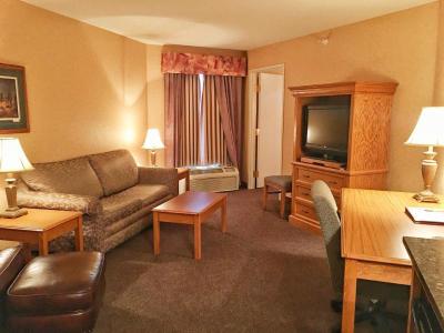 Norfolk Lodge & Suites, an Ascend Collection hotel