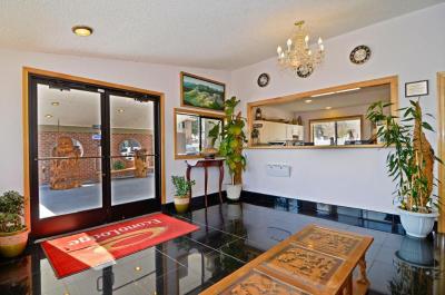 Econo Lodge Inn & Suites Madras Chateau Inn