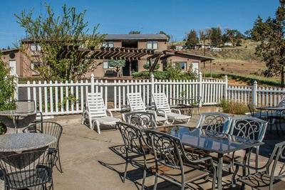 Econo Lodge Inn & Suites Madras Chateau Inn