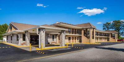 Quality Inn & Suites Suffolk Area