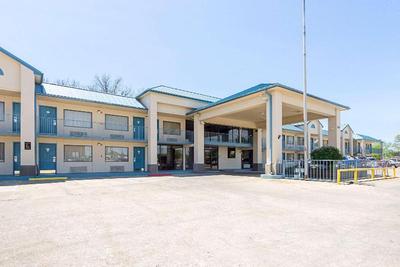 Econo Lodge Inn & Suites Bentonville