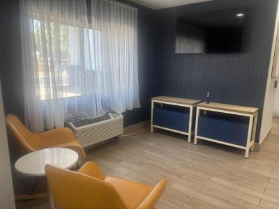 Spark by Hilton Lakewood Denver Southwest