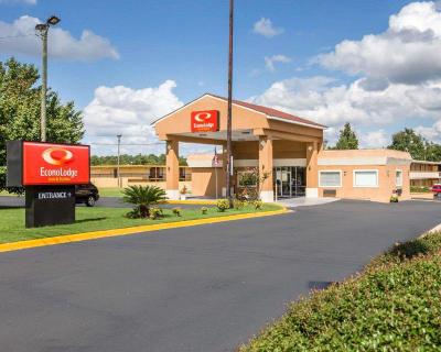 Econo Lodge  Inn & Suites
