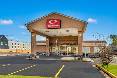 Econo Lodge  Inn & Suites