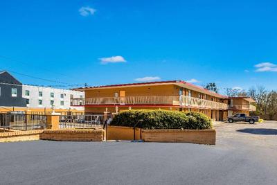 Econo Lodge  Inn & Suites