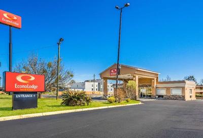 Econo Lodge  Inn & Suites