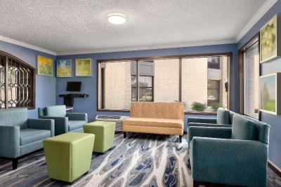 Days Inn Suites By Wyndham Merrillville