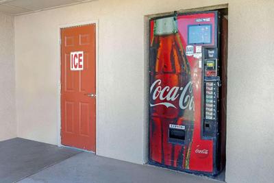 Econo Lodge  Inn & Suites Socorro