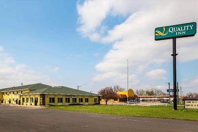 Quality Inn Mitchell Area