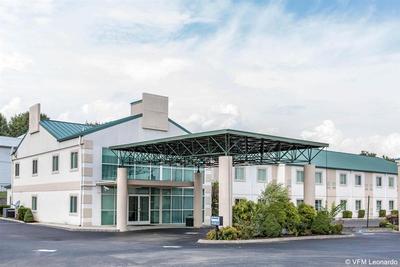 Econo Lodge Morristown area