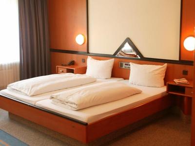 Top Hotel Senator Munich