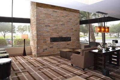 DoubleTree by Hilton Houston Hobby Airport