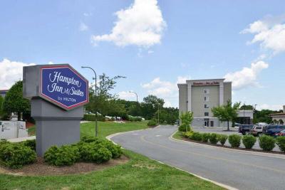 Hampton Inn & Suites Greensboro/Coliseum Area