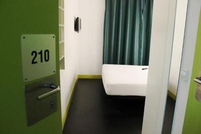 Hostal Raval Rooms