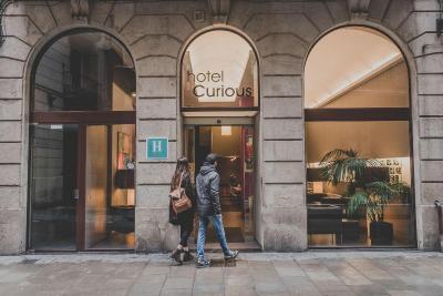 Hotel Curious