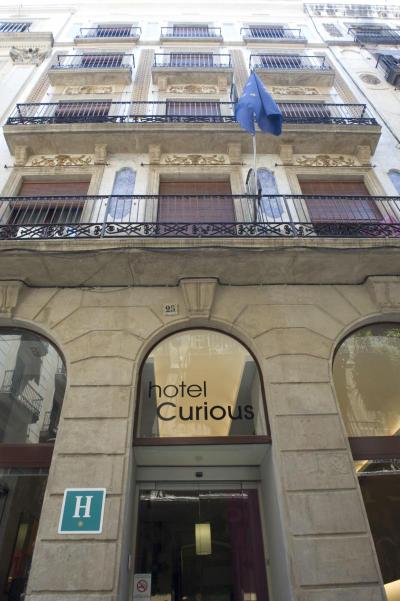 Hotel Curious