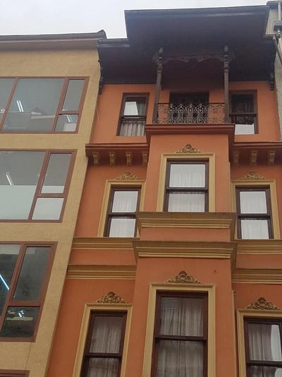 Ista Palace