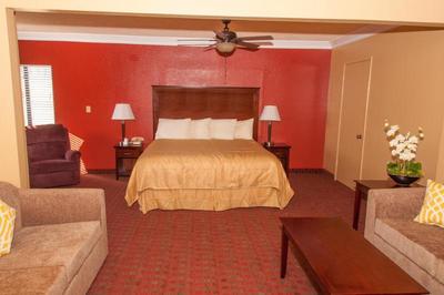 Pacific Inn & Suites