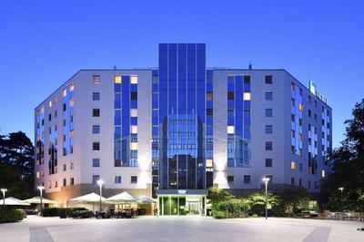 Novina Sudwestpark Hotel