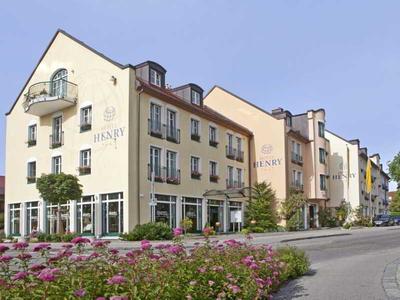 Hotel Henry