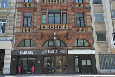 Carlton Hotel