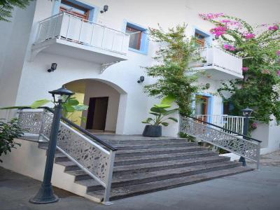 Manuela Hotel