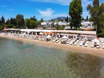 Manuela Hotel