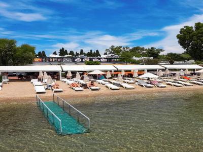 Manuela Hotel