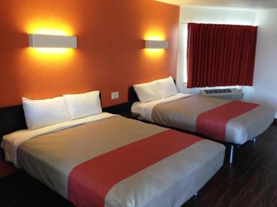 Motel 6 Oceanside Marina