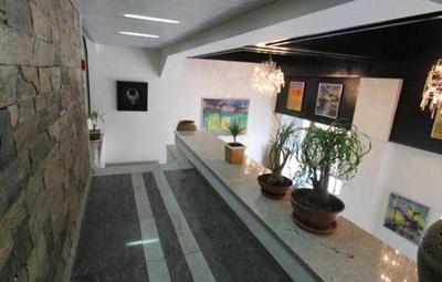 Lirak Hotel