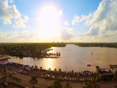 Hollywood Beachside Boutique Suites