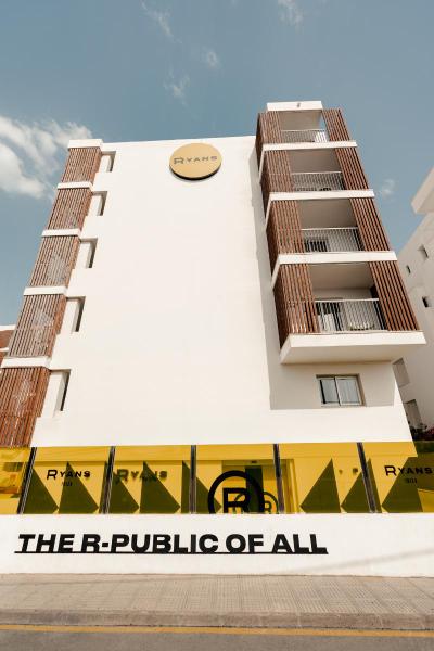Ryans Ibiza Apartments (Adults Only)