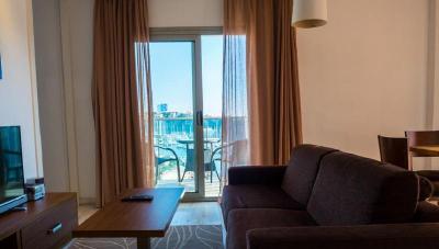 Portodrach Aparthotel & Suites
