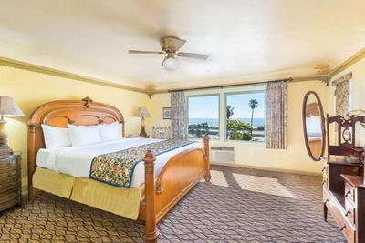 Wyndham Garden Ventura Pierpont Inn
