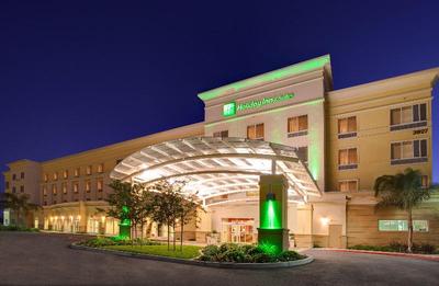 Holiday Inn & Suites Bakersfield
