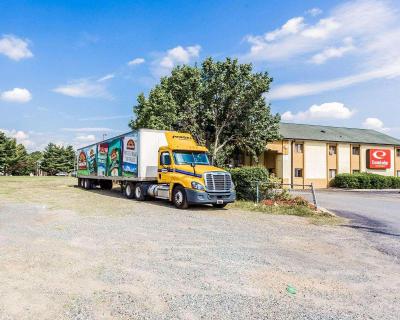 Econo Lodge Inn & Suites East Matthews