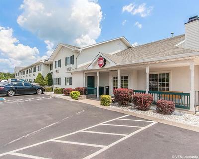 Econo Lodge Inn and Suites Dickson