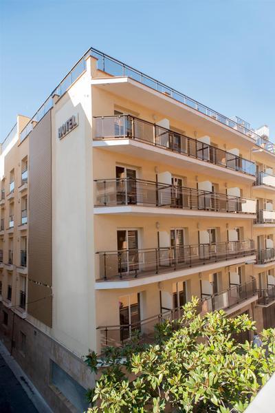HOTEL MEFOLINKEL SUITS