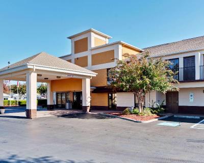 Quality Inn & Suites Matthews - Charlotte