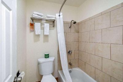 Howard Johnson & Suites by Wyndham Chula Vista