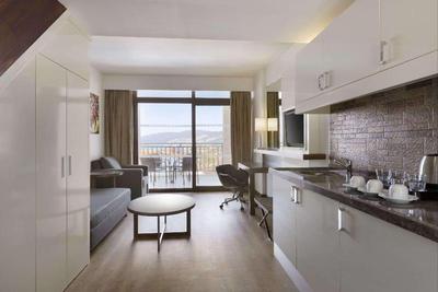 Ramada Resort By Wyndham Akbuk