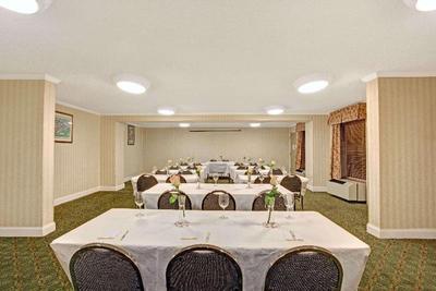 Days Inn by Wyndham ColliervilleGermantwn