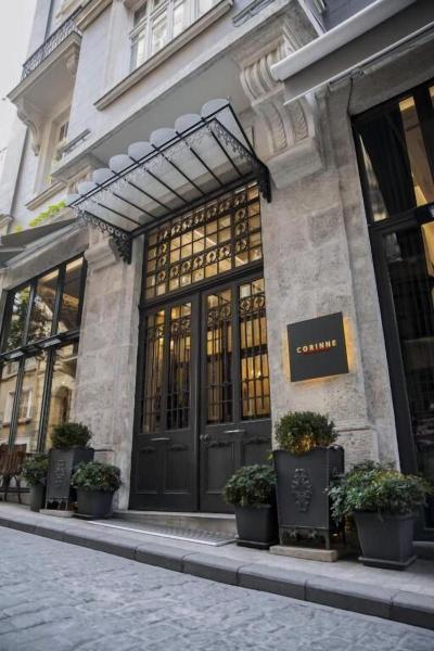 Corinne Art & Boutique Hotel