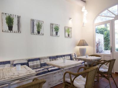 Apartamentos La Racona